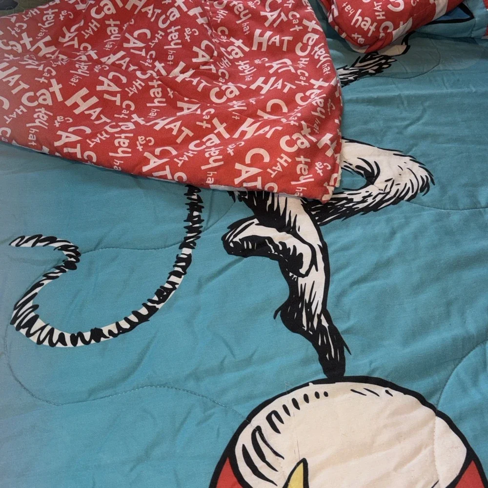 Dr. Seuss The Cat in the Hat Comforter & Sheet Set With Pillow‎ Case